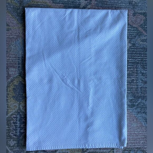 Threshold Table white and gold design Table Throw - Picture 5 of 6